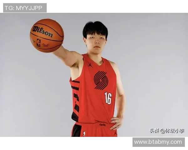 杨瀚森初到开拓者 队内适应与未来发展仍有空间 杨瀚森初到开拓者 队内适应与未来发展仍有空间