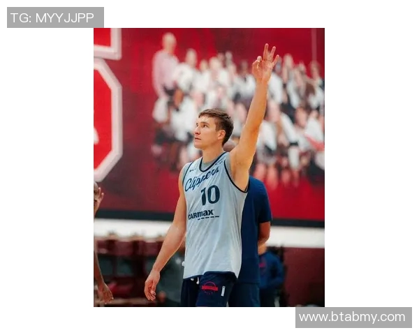 收官战对阵勇士！快船先发比尔&邓恩&小琼斯&科比-布朗&祖巴茨