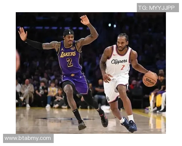 詹姆斯篮下分球 范德比尔特吃饼扣篮