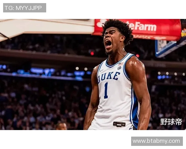 福克斯:哈珀阅读比赛能力极强 他的影响力贯穿攻防两端 福克斯:哈珀阅读比赛能力极强 他的影响力贯穿攻防两端