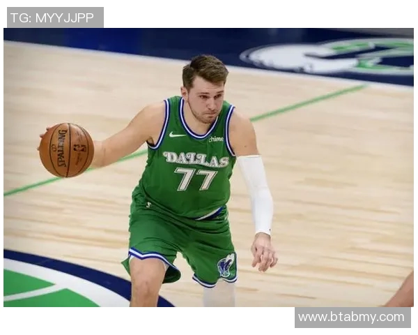 东契奇穿着绿色Luka5,砍下36分9篮板8助攻1盖帽 东契奇穿着绿色Luka5,砍下36分9篮板8助攻1盖帽